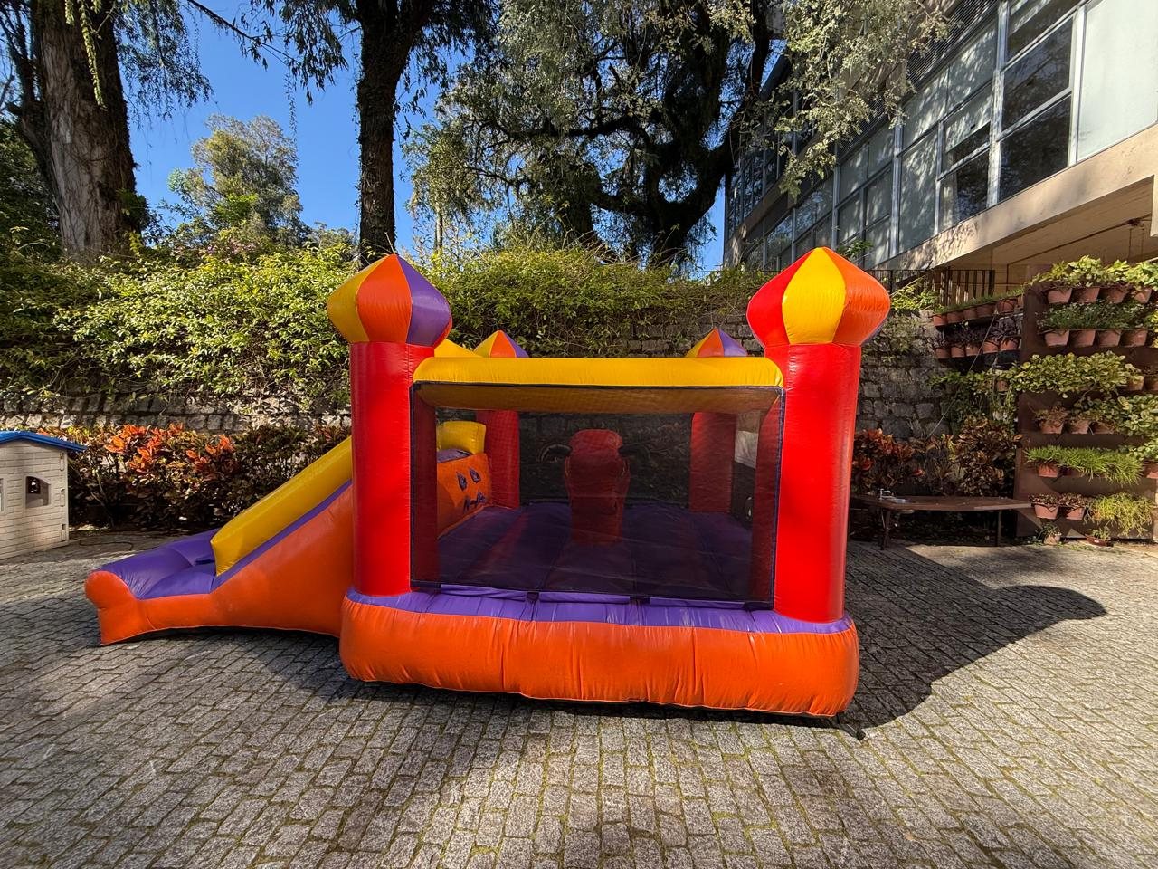 Brinquedo inflável Jump Mania